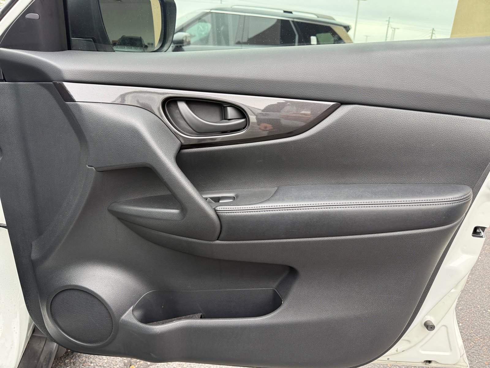 Used 2019 Nissan Rogue S image 16