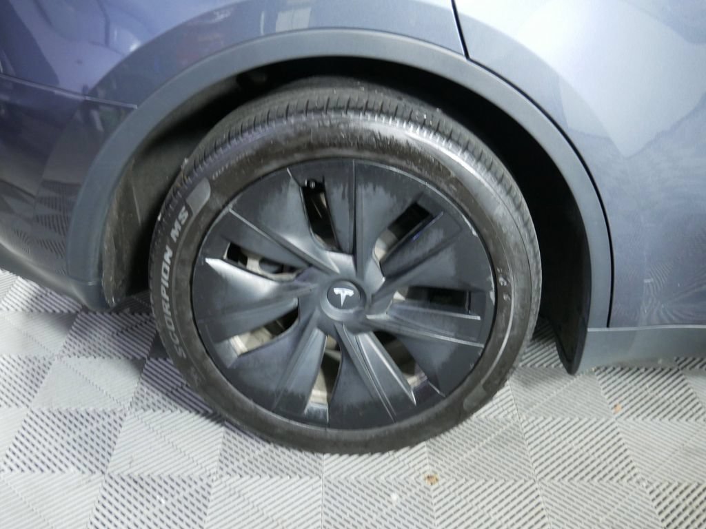 Used 2023 Tesla Model Y Long Range AWD/4WD image 11