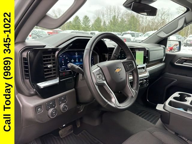 Used 2025 Chevrolet Silverado 1500 LT AWD/4WD image 3