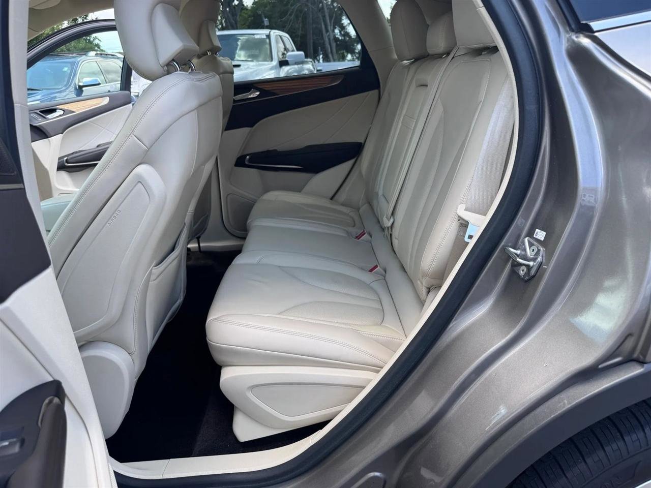 Used 2016 Lincoln MKC Select w/ Select Plus Package FWD image 39