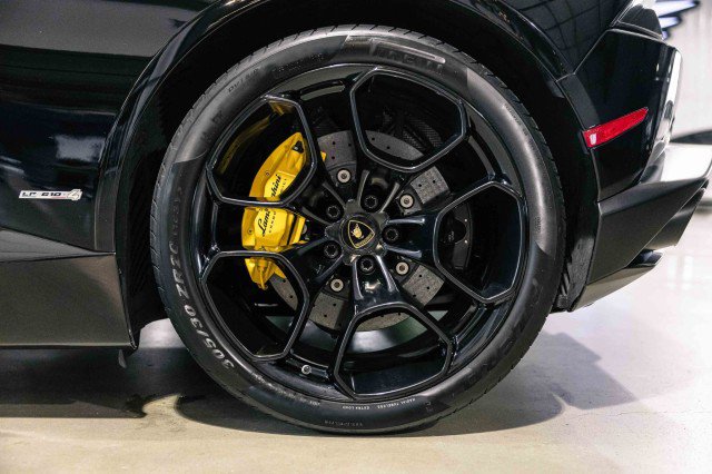 Used 2015 Lamborghini Huracan LP 610-4 image 25