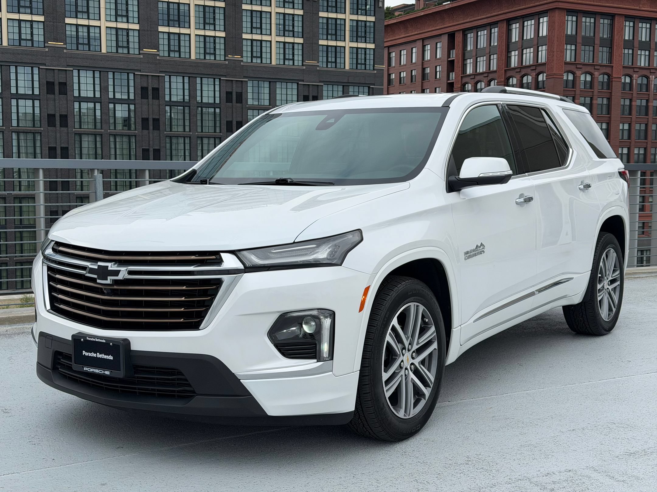 Used 2023 Chevrolet Traverse High Country