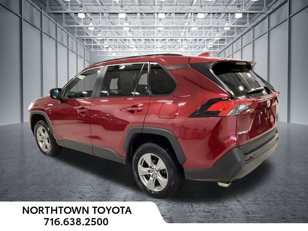Used 2025 Toyota RAV4 XLE AWD/4WD image 3