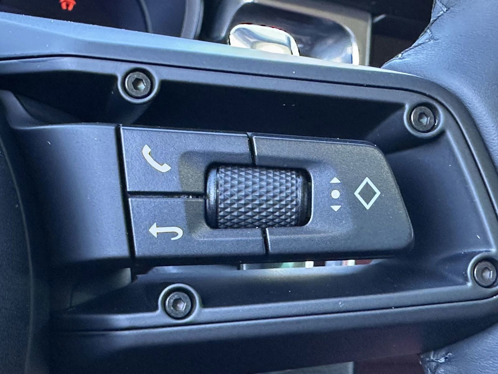 New 2026 Porsche Macan Turbo image 27