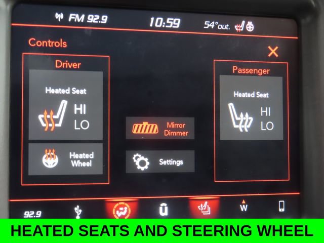 Used 2019 Dodge Challenger SXT w/ Driver Convenience Group image 7