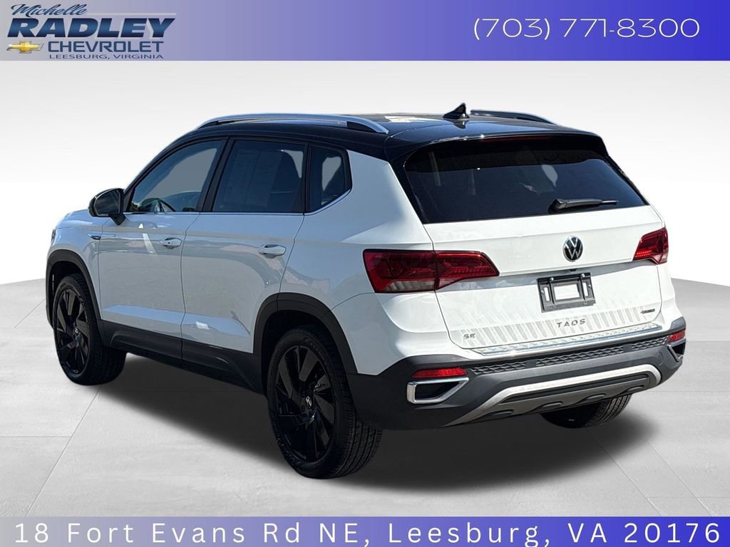 Used 2024 Volkswagen Taos SE AWD/4WD image 3