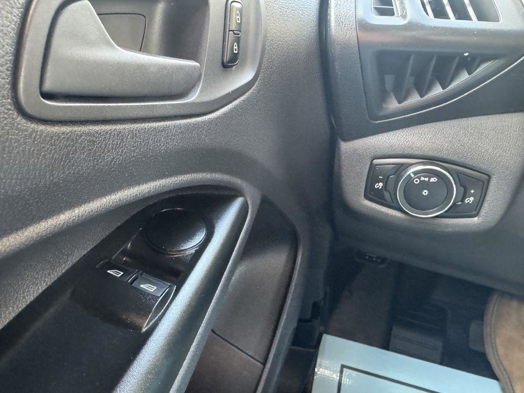 Used 2018 Ford Transit Connect XL image 12
