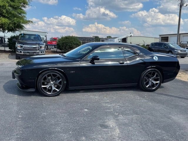 Used 2019 Dodge Challenger R/T RWD image 4