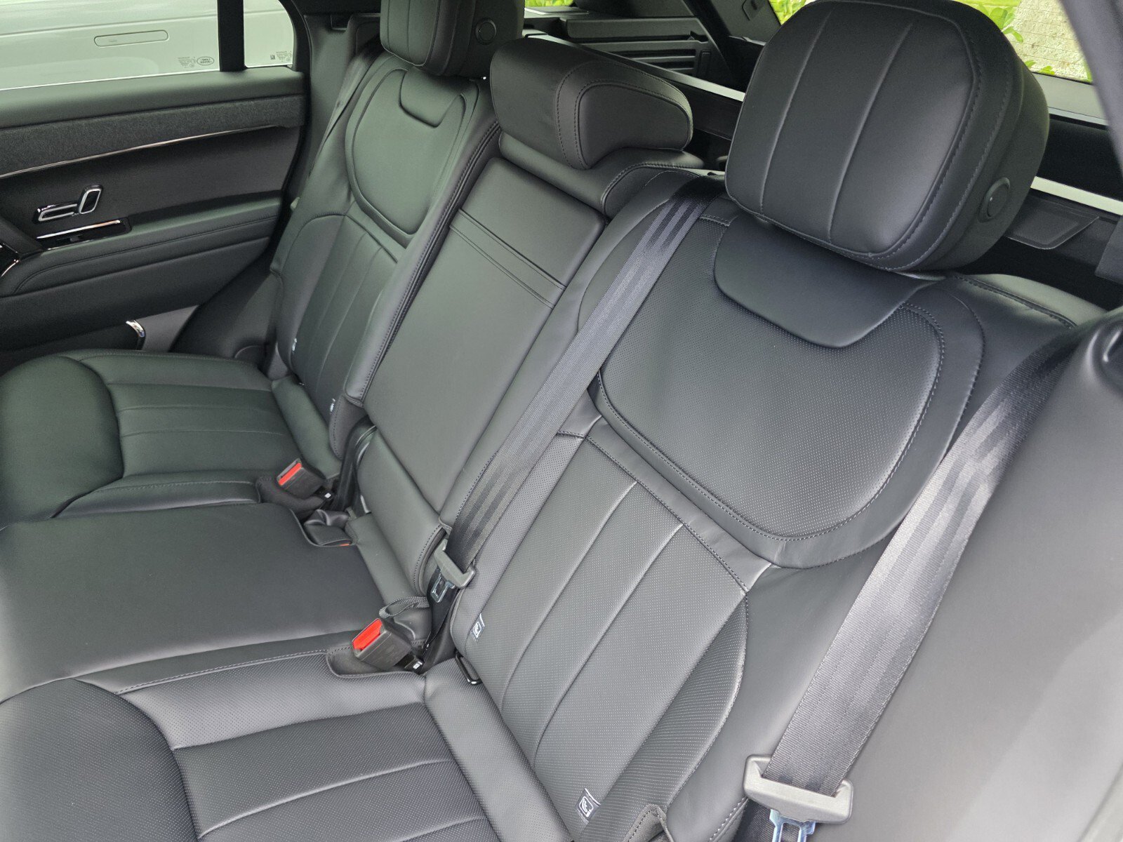 New 2026 Land Rover Range Rover Sport Dynamic SE AWD/4WD image 14