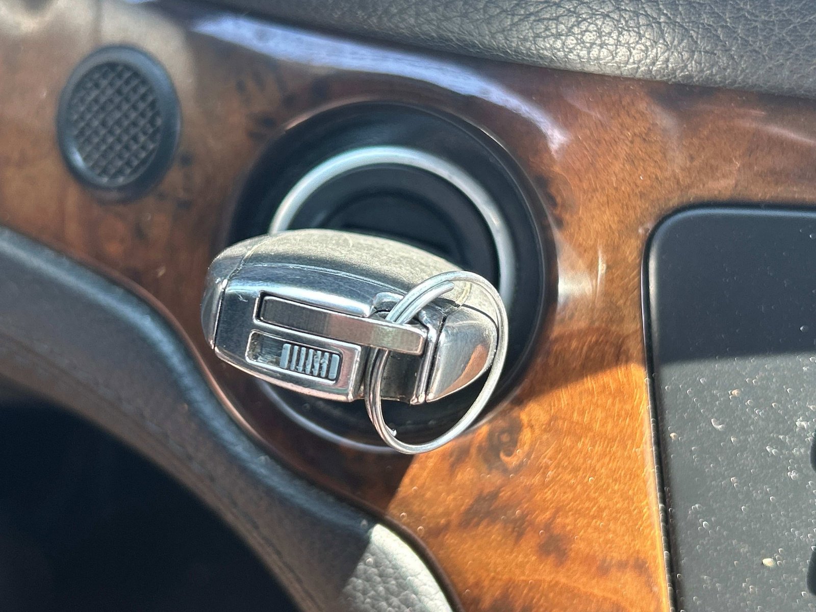 Used 2013 Mercedes-Benz SL 550 image 28