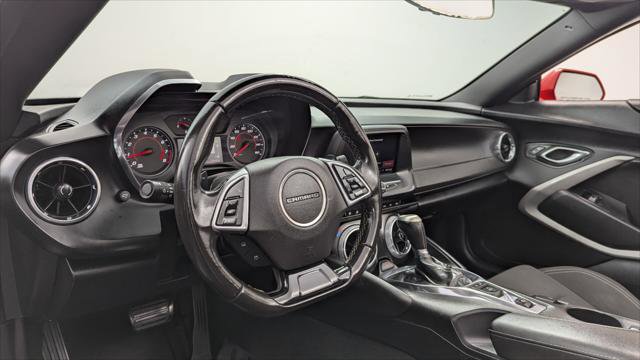 Used 2020 Chevrolet Camaro LT image 19
