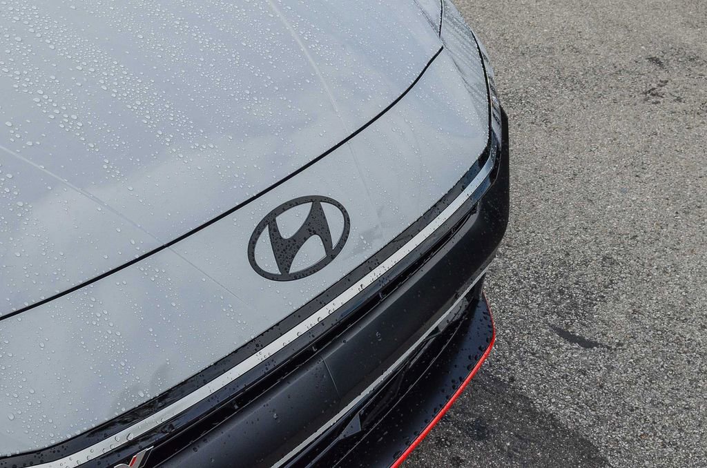 Certified 2026 Hyundai Elantra N Base image 12