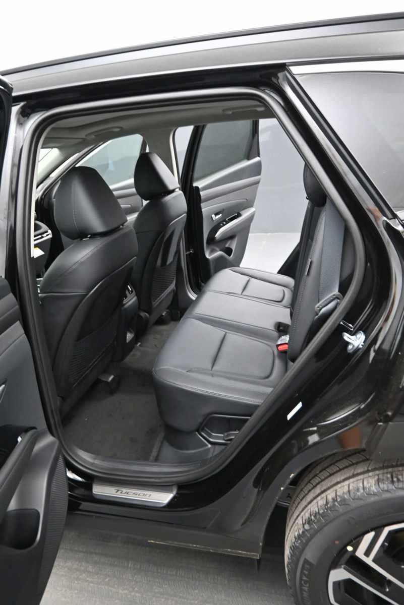 New 2026 Hyundai Tucson Limited AWD/4WD image 14