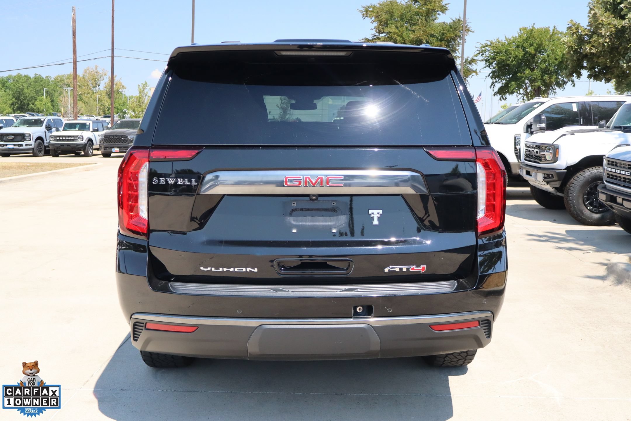 Used 2023 GMC Yukon XL AT4 AWD/4WD image 4