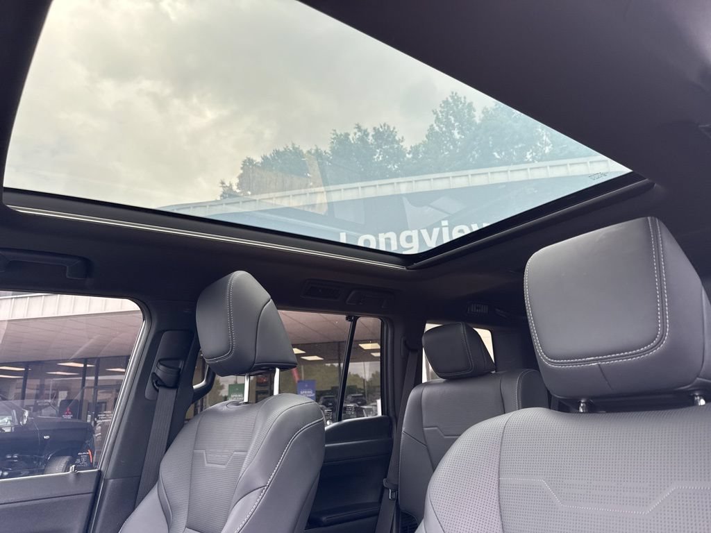 Used 2025 Lexus GX 550 w/ Cold Area Package AWD/4WD image 28