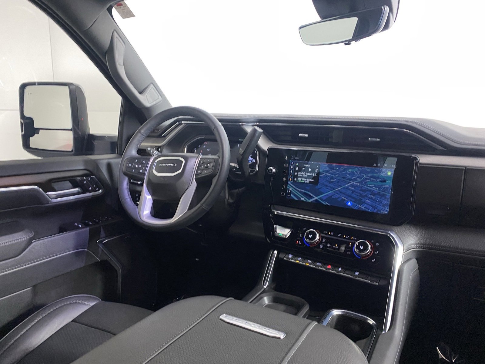 Used 2025 GMC Sierra 3500 Denali w/ Denali Reserve Package image 12