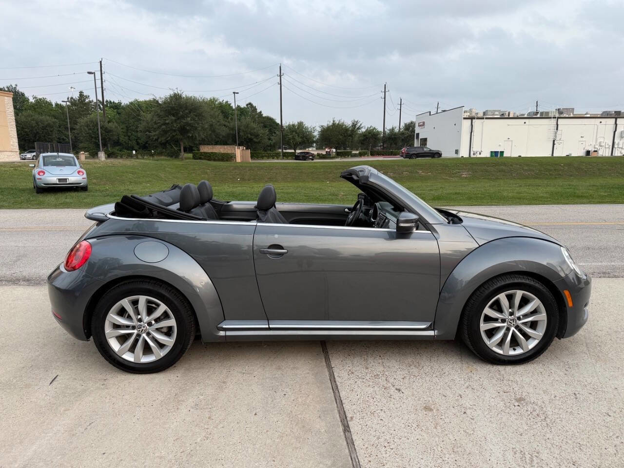 Used 2013 Volkswagen Beetle TDI FWD image 27