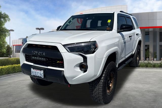 Used 2017 Toyota 4Runner SR5 AWD/4WD image 2