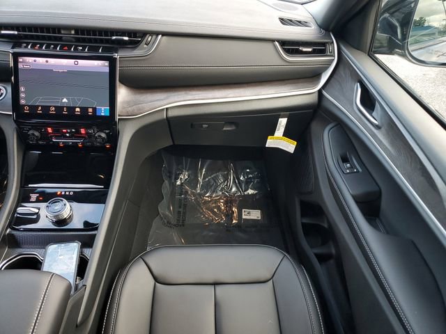 New 2025 Jeep Grand Cherokee Limited image 19