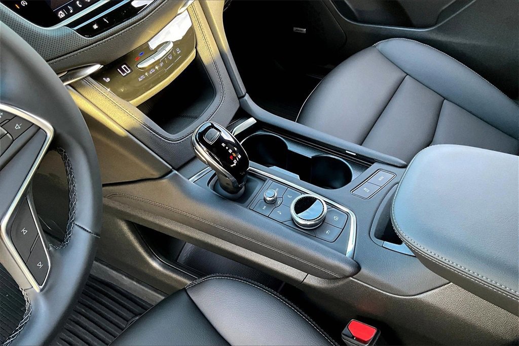 New 2026 Cadillac XT5 Luxury image 8