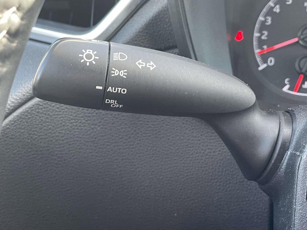 Used 2022 Toyota Corolla Cross LE AWD/4WD image 28