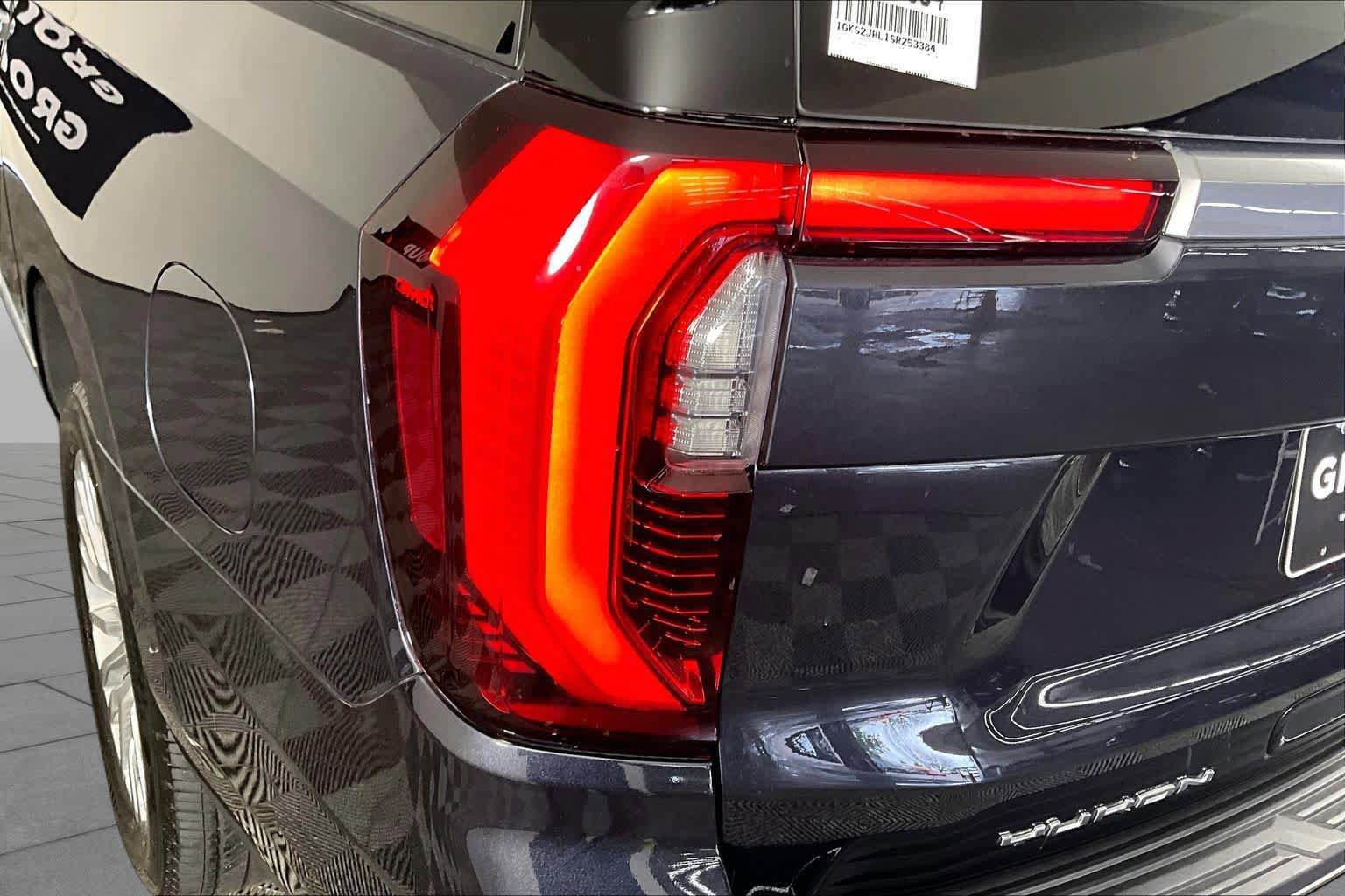 Used 2025 GMC Yukon XL Denali w/ Sun & Power Step Package AWD/4WD image 28