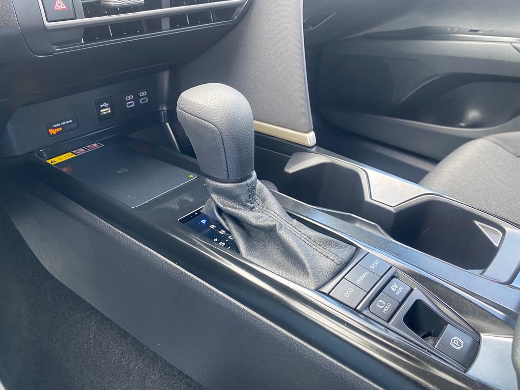 Used 2025 Toyota Camry LE FWD image 27