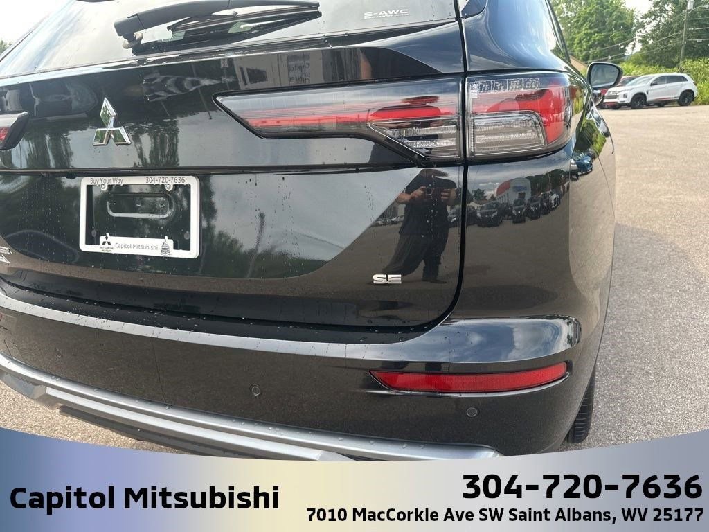 New 2025 Mitsubishi Outlander SE AWD/4WD image 12
