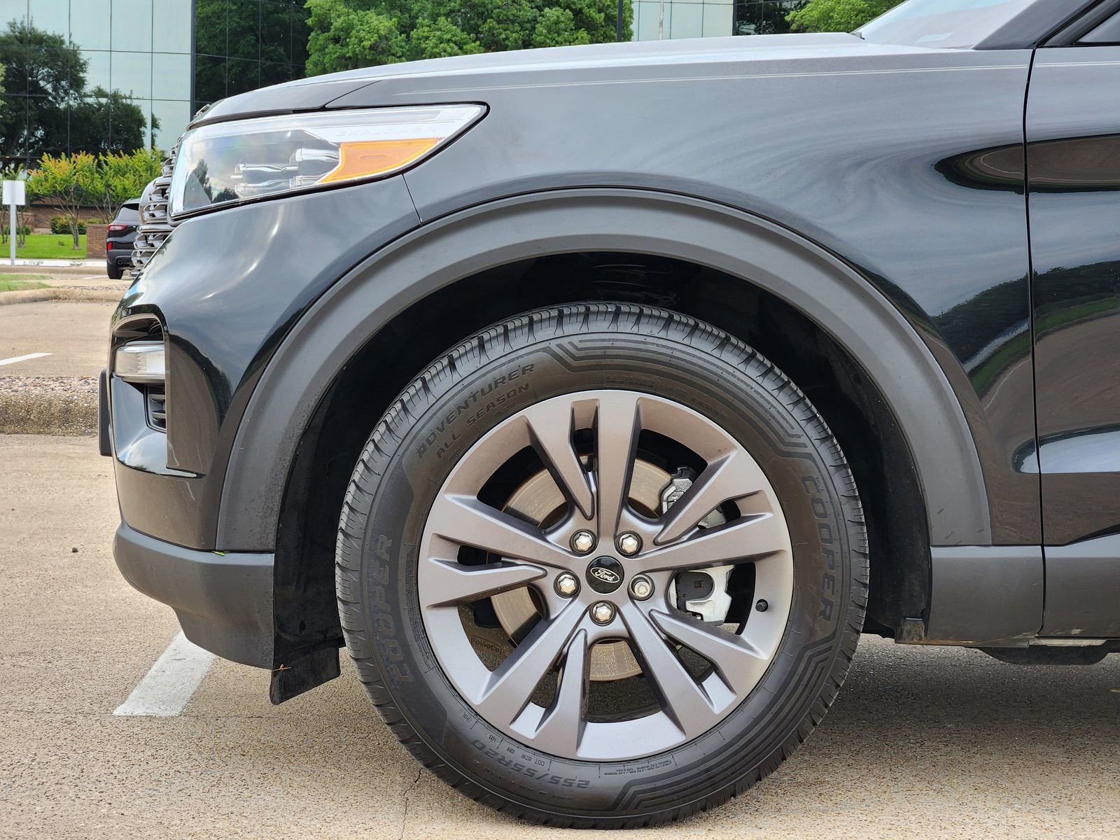 Used 2024 Ford Explorer XLT w/ Equipment Group 202A RWD image 8
