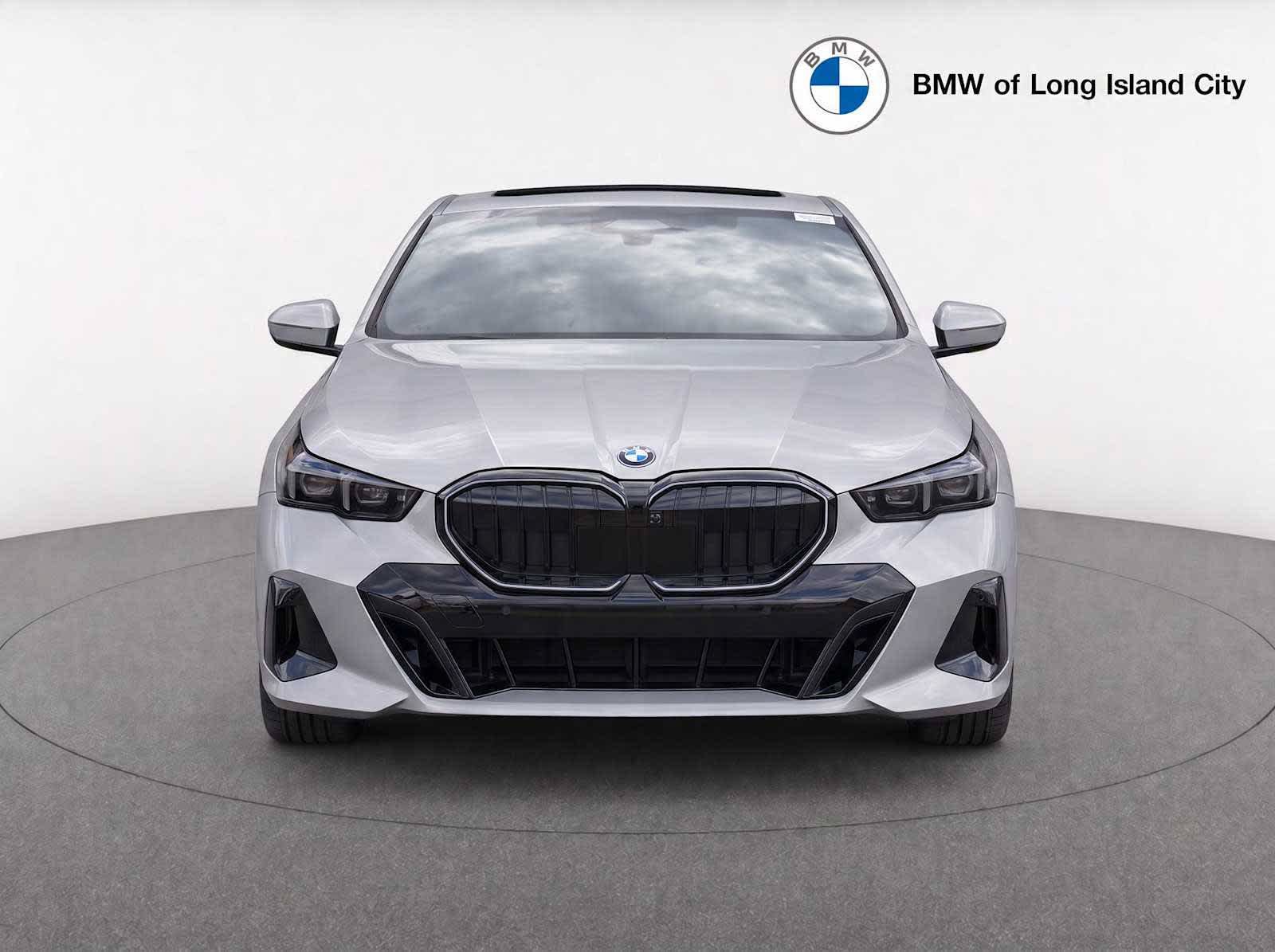 New 2027 BMW 530i xDrive w/ M Sport Package AWD/4WD image 2