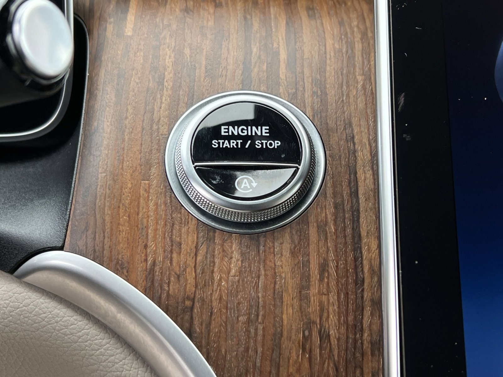 Certified 2024 Mercedes-Benz GLC 300 4MATIC image 31