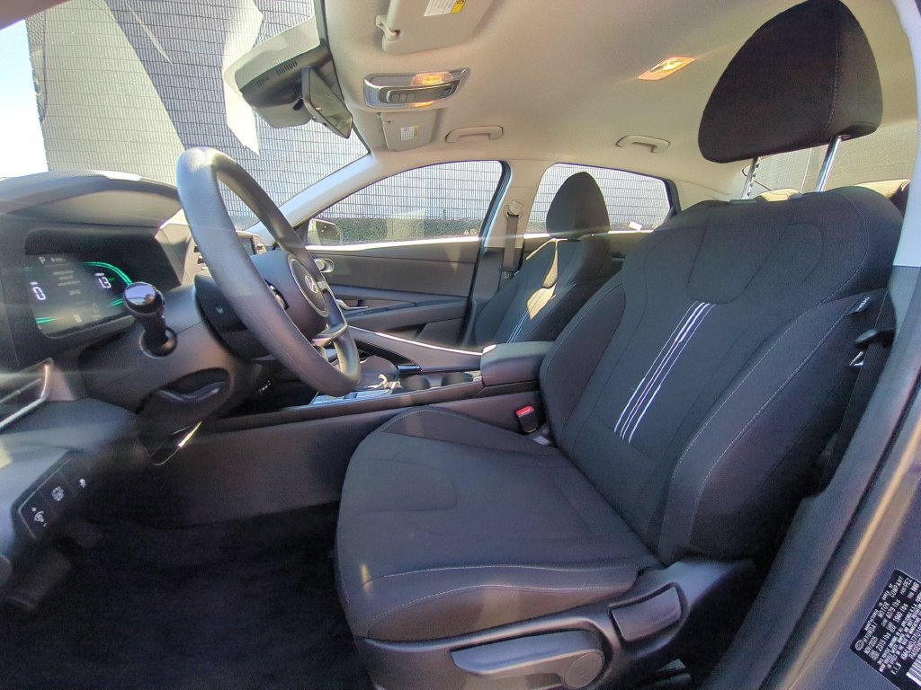 Used 2026 Hyundai Elantra Hybrid FWD image 21