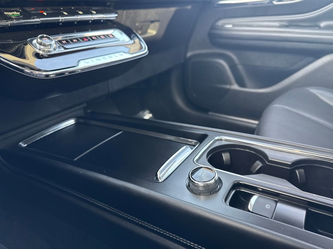 Used 2024 Lincoln Corsair AWD w/ Equipment Group 101A image 25