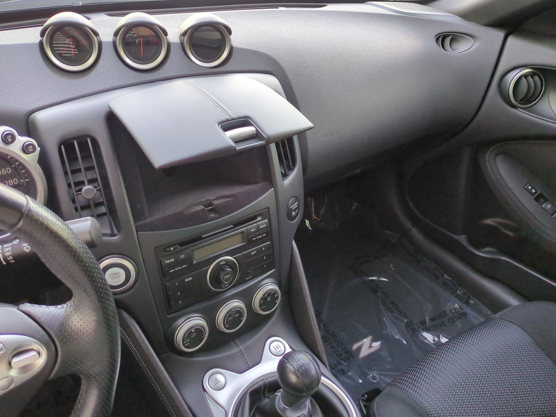 Used 2011 Nissan 370Z Coupe w/ Sport Pkg RWD image 23