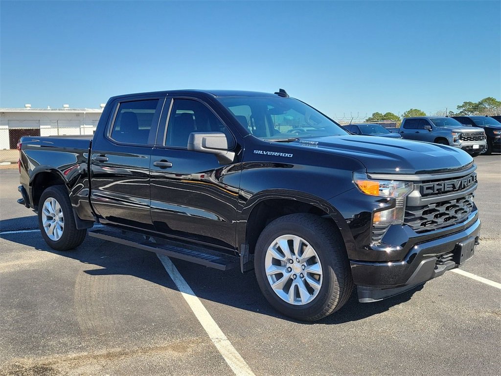 Used 2025 Chevrolet Silverado 1500 Custom image 8