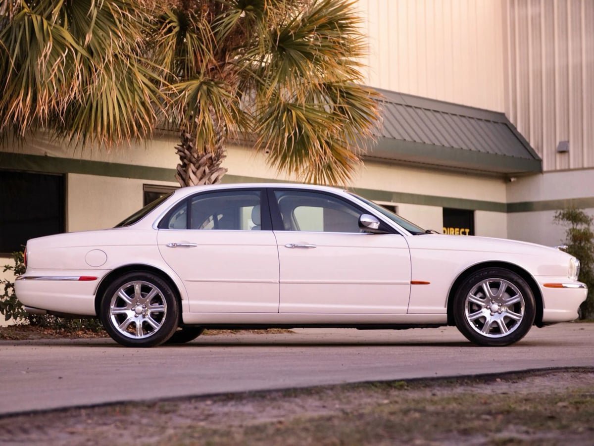 Used 2004 Jaguar XJ8 RWD image 16