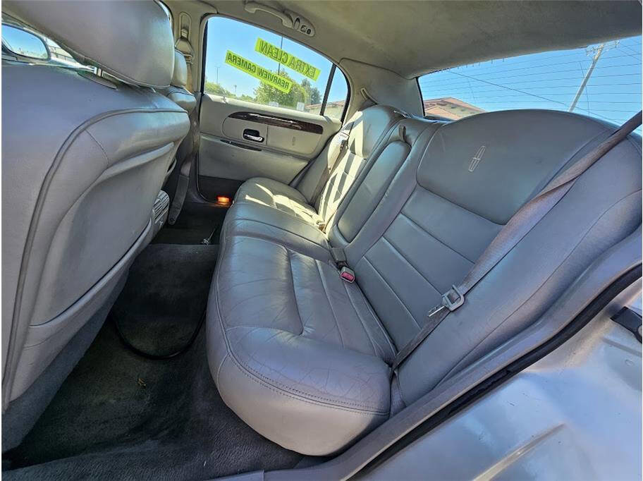 Used 1999 Lincoln Town Car Executive image 13
