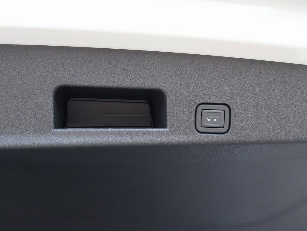 New 2026 Chevrolet Traverse LT w/ Driver Confidence Package image 29