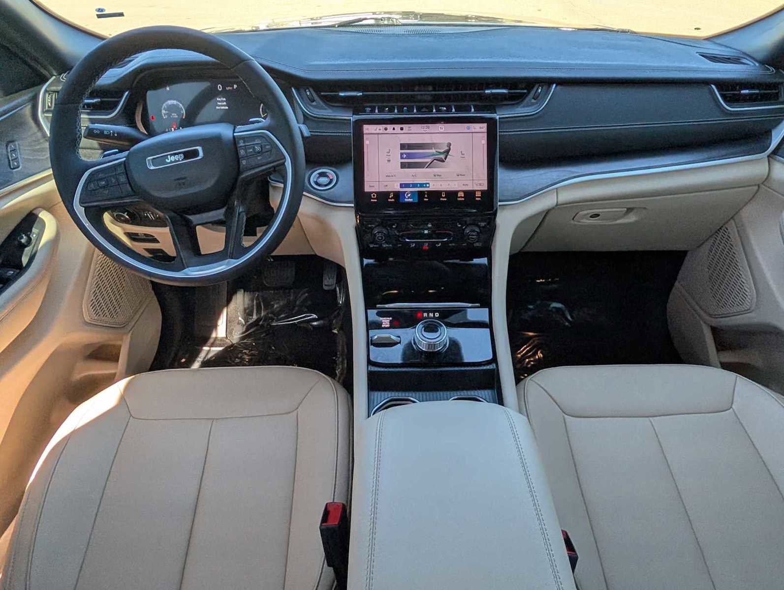 Used 2024 Jeep Grand Cherokee Limited image 7