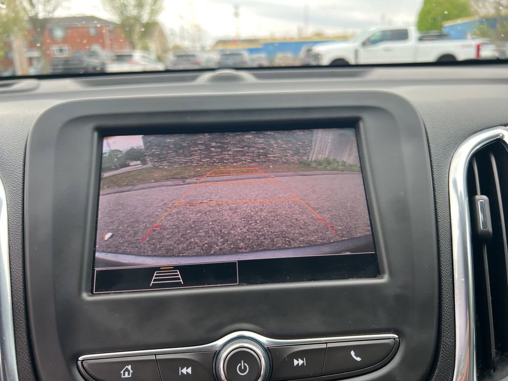 Used 2023 Chevrolet Equinox LS FWD image 21