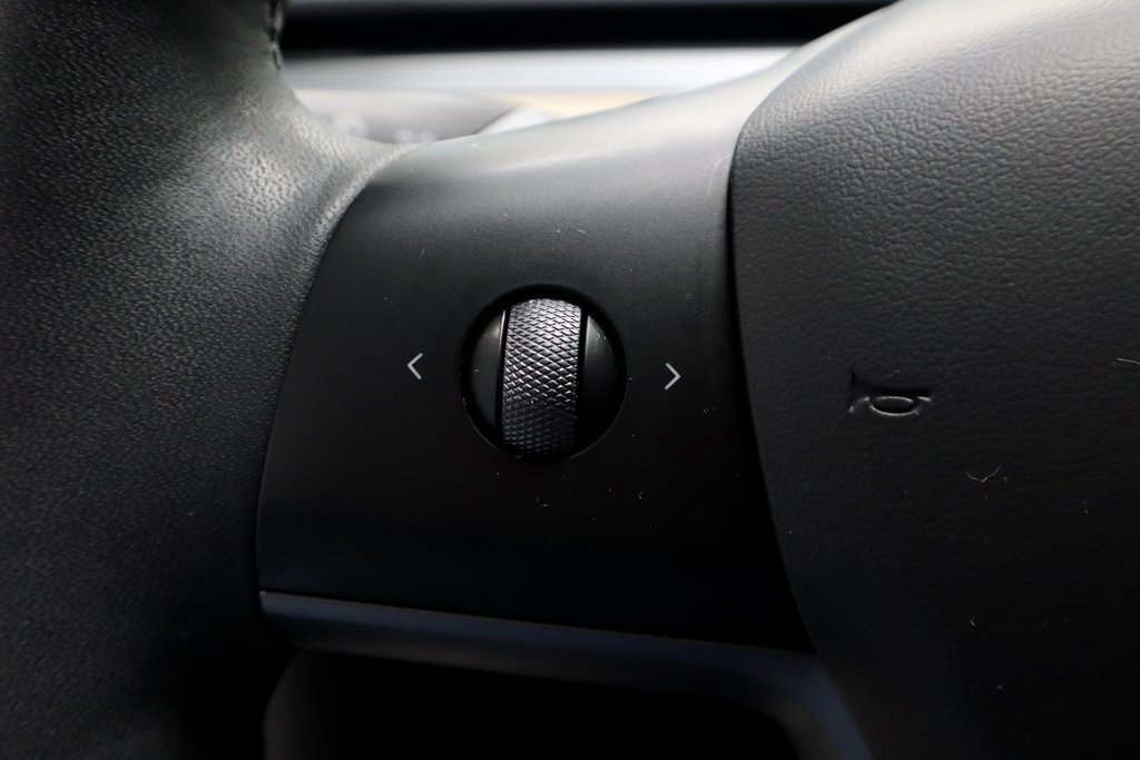 Used 2023 Tesla Model Y Long Range image 29