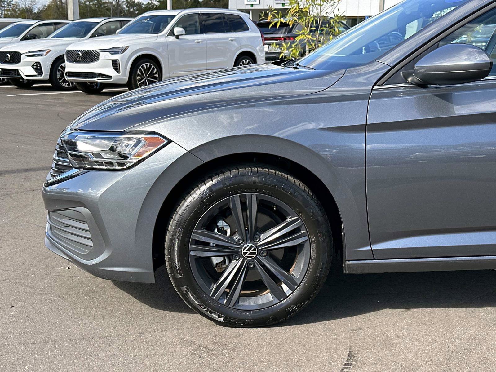 Used 2023 Volkswagen Jetta SE w/ Panoramic Sunroof Package image 10