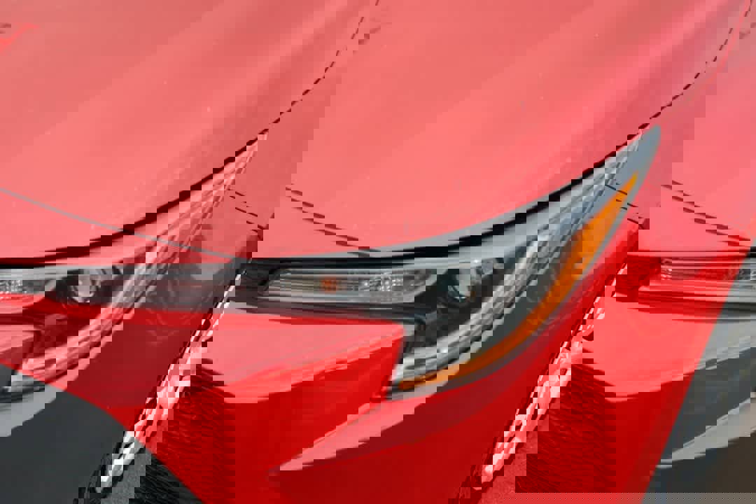 Used 2020 Toyota Corolla LE image 25