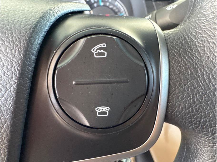 Used 2012 Toyota Camry LE FWD image 17