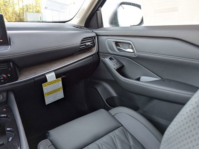 New 2025 Nissan Rogue Platinum w/ Platinum Premium Package image 19