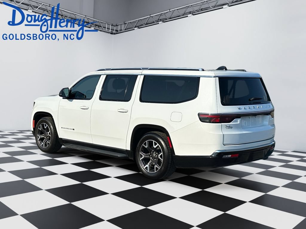 Used 2024 Jeep Wagoneer L Series III w/ Flexible Seating Group AWD/4WD image 3