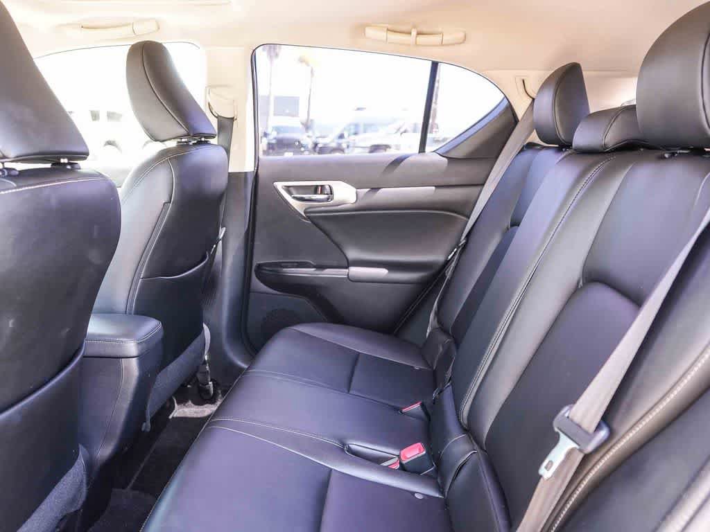 Used 2015 Lexus CT 200h FWD image 19