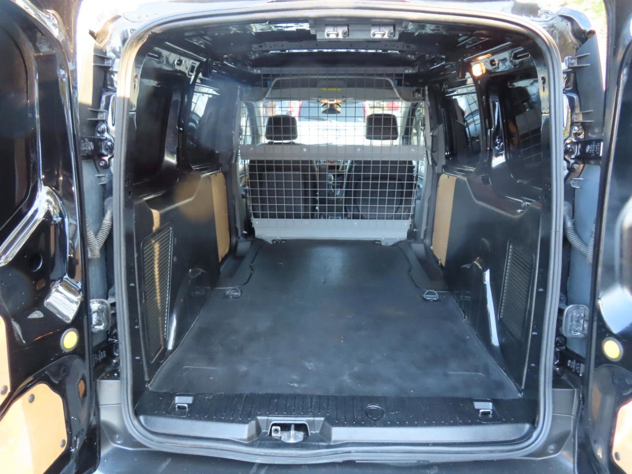 Used 2021 Ford Transit Connect XL image 18