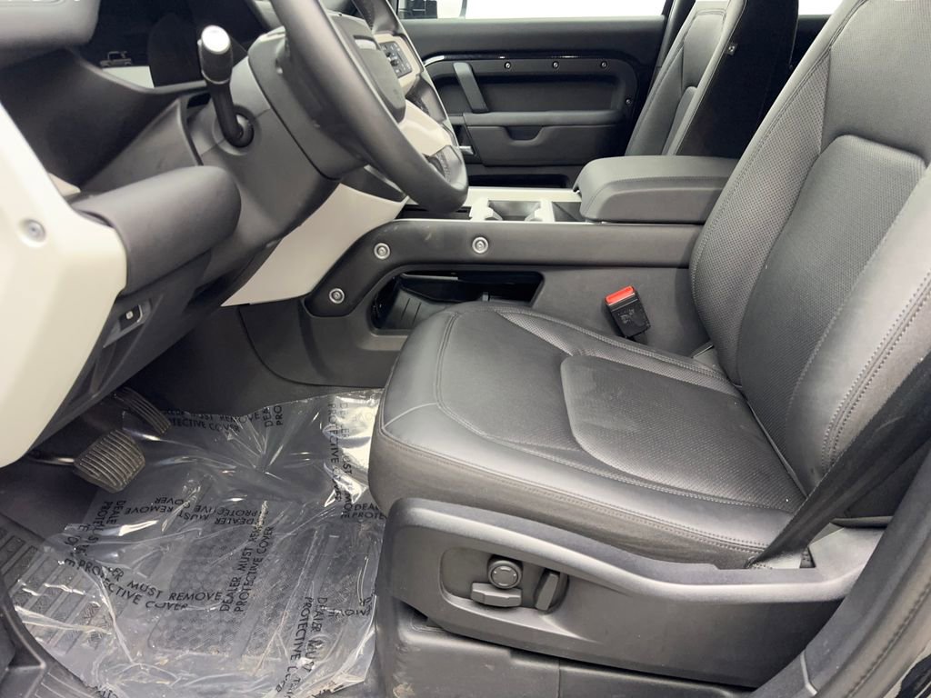 Used 2025 Land Rover Defender 110 S image 25