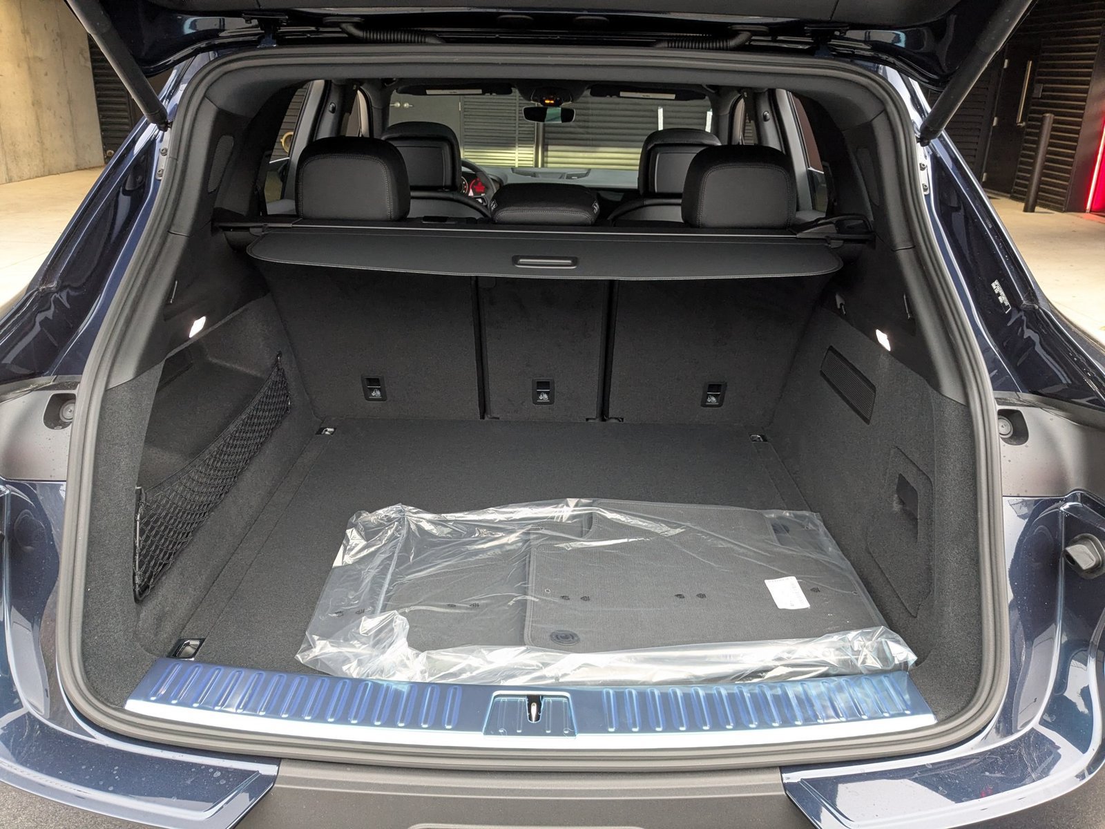 Certified 2026 Porsche Cayenne AWD/4WD image 23